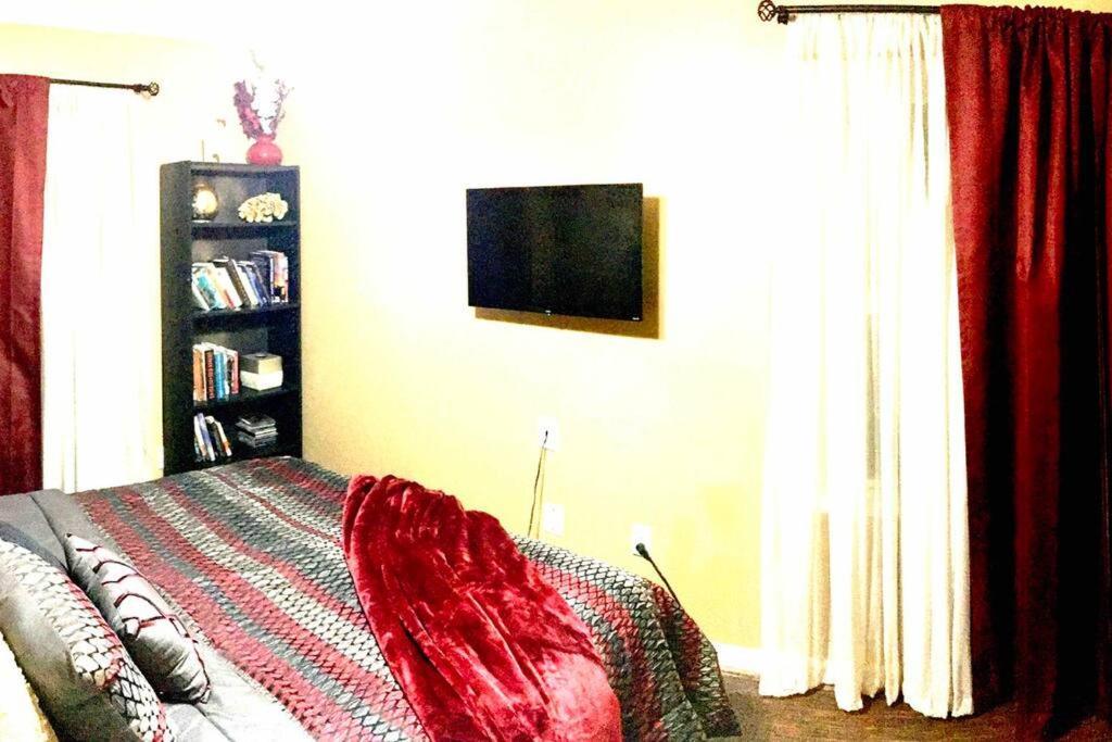 Charity'S Haven II Διαμέρισμα Waldorf Εξωτερικό φωτογραφία